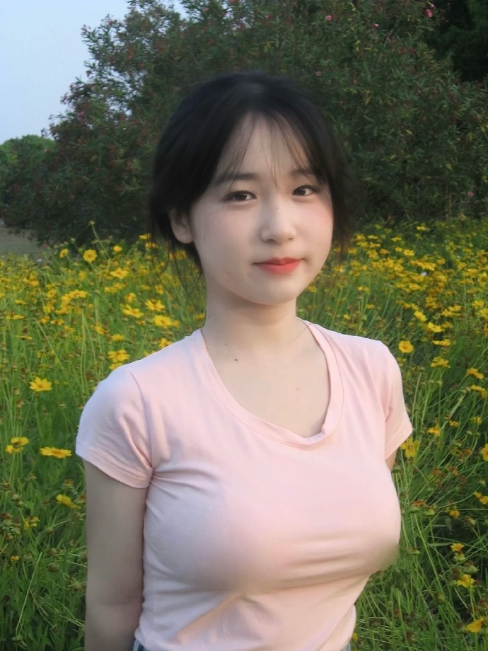 水蜜桃中间的肉夹馍免费